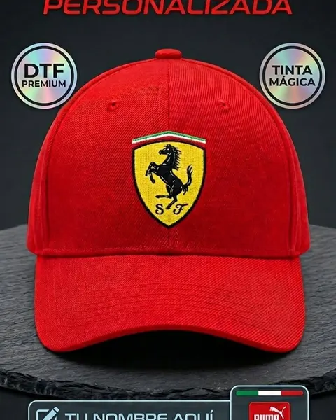 Gorra roja con escudo de Ferrari en DTF premium