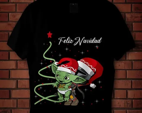 Playera negra «Feliz Navidad» con Baby Yoda