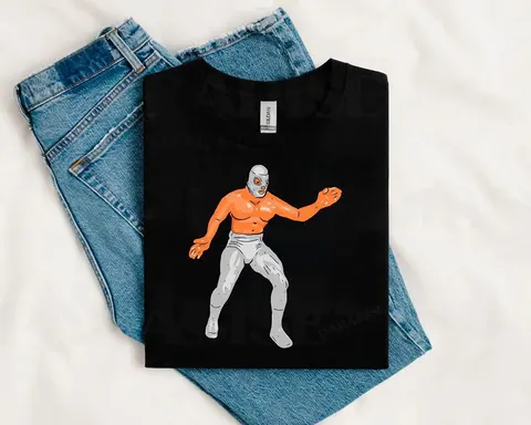Playera negra con un luchador